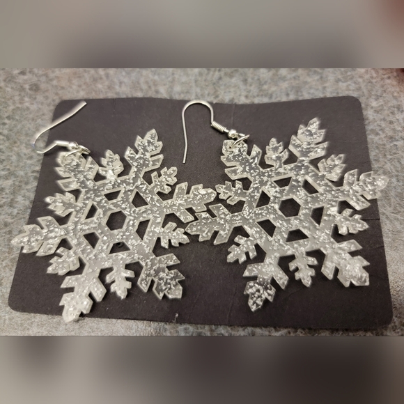 COPY - COPY - COPY - Acrylic Clear Colored Snowflake Dangle Earrings - Picture 1 of 2